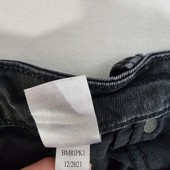 Aeropostale Womens Shorts Size 14 Denim Ripped Vintage High Rise Shorty Raw Hem - Picture 7 of 8